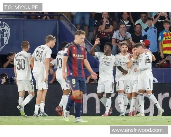 国外足球明星比赛精彩纷呈各大联赛与友谊赛汇聚全球顶尖球员的对决 国外足球明星比赛精彩纷呈各大联赛与友谊赛汇聚全球顶尖球员的对决