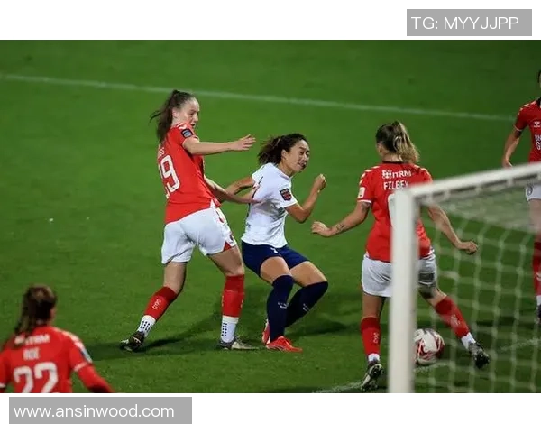 最美的女生足球明星展现风采与实力的完美结合