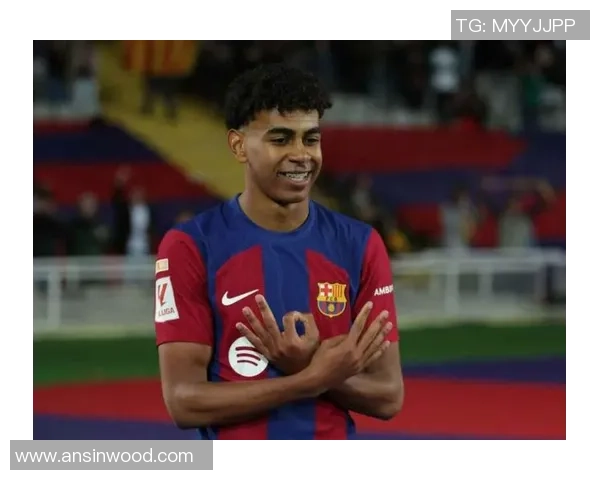 日本17岁足球明星崭露头角引发全球关注未来可期的足坛新星